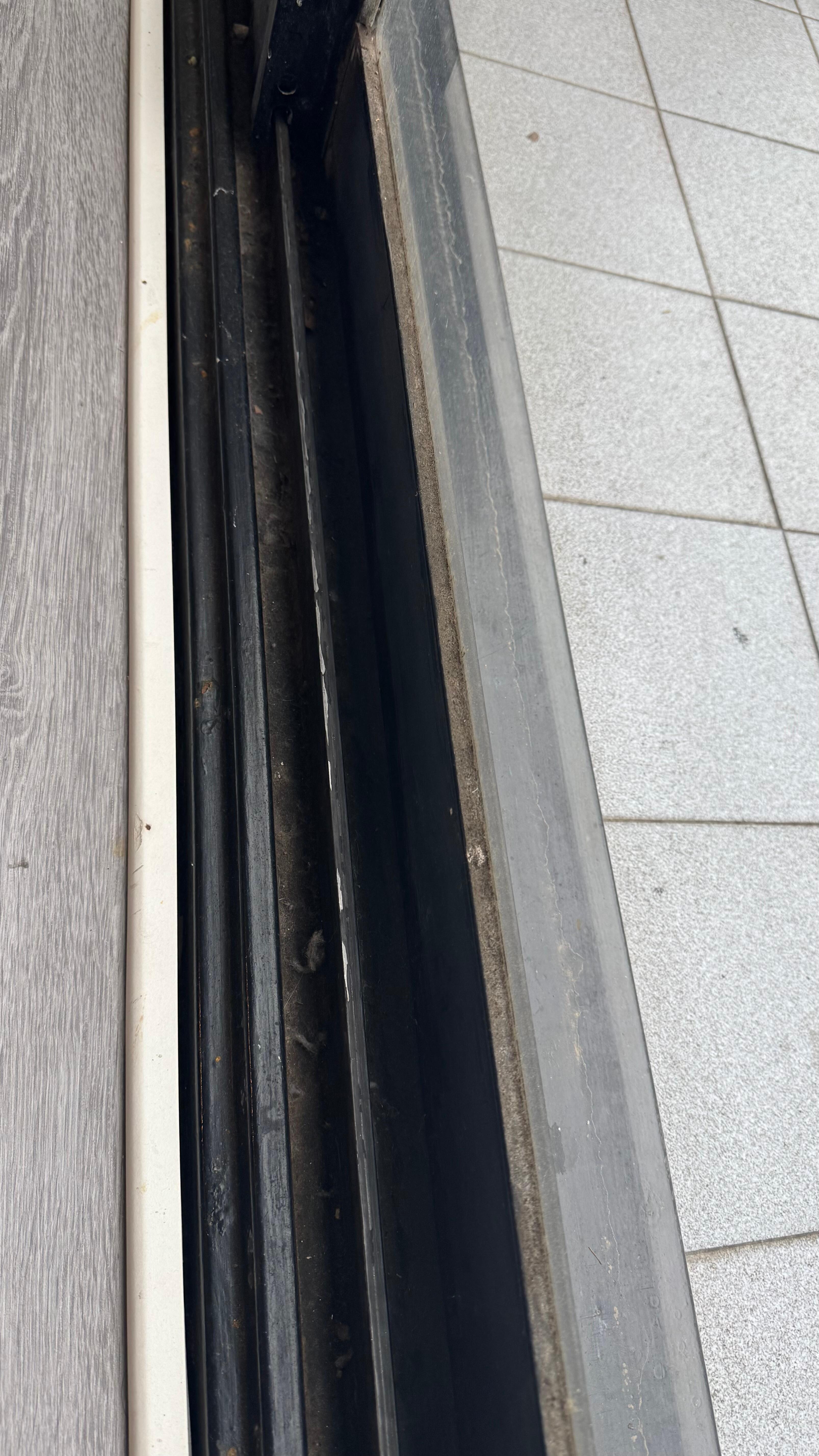 Trilho da porta da varanda 