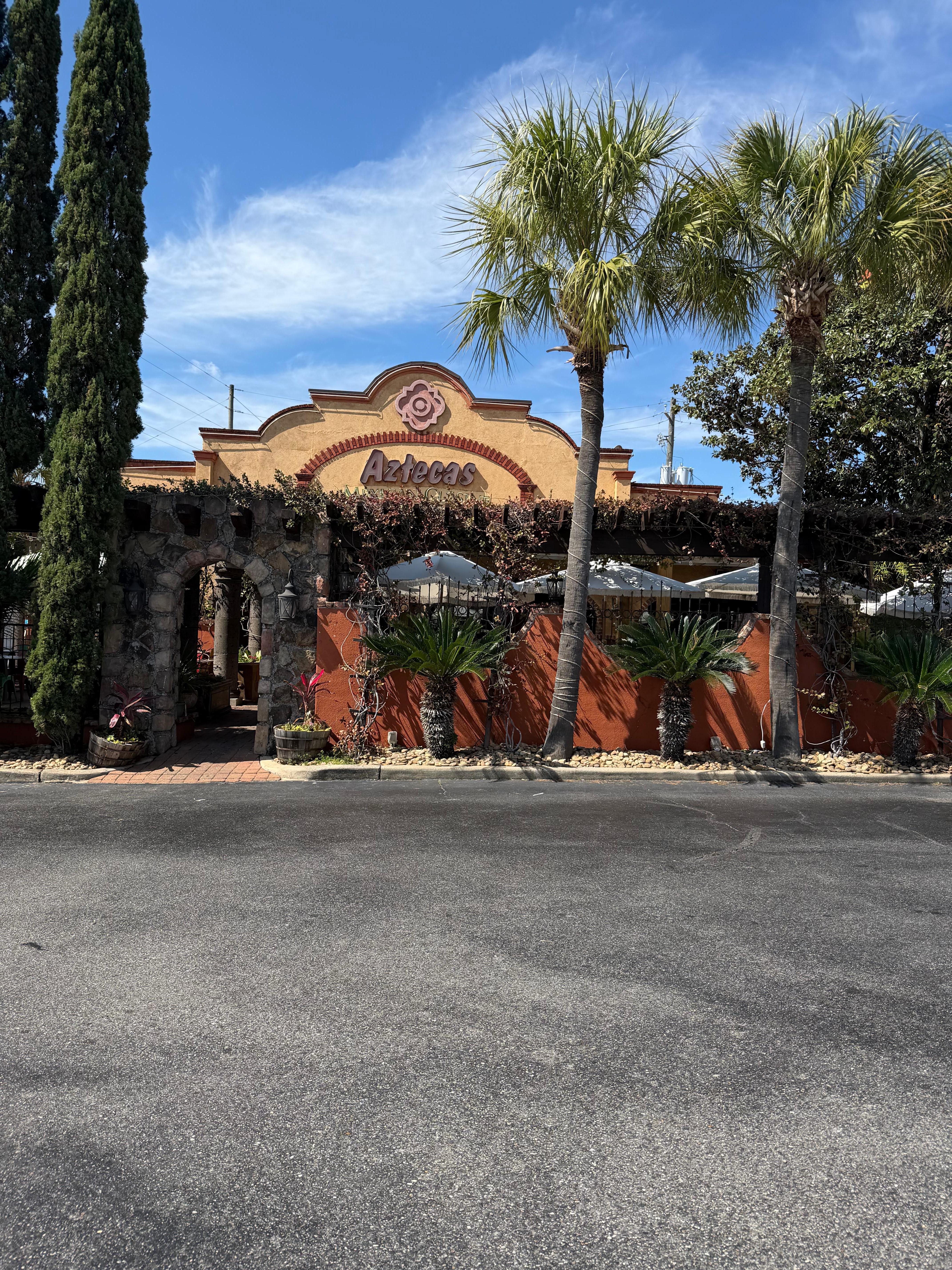 Nearby AMAZING Mexican restaurant within walking distance. 