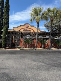 Nearby AMAZING Mexican restaurant within walking distance.