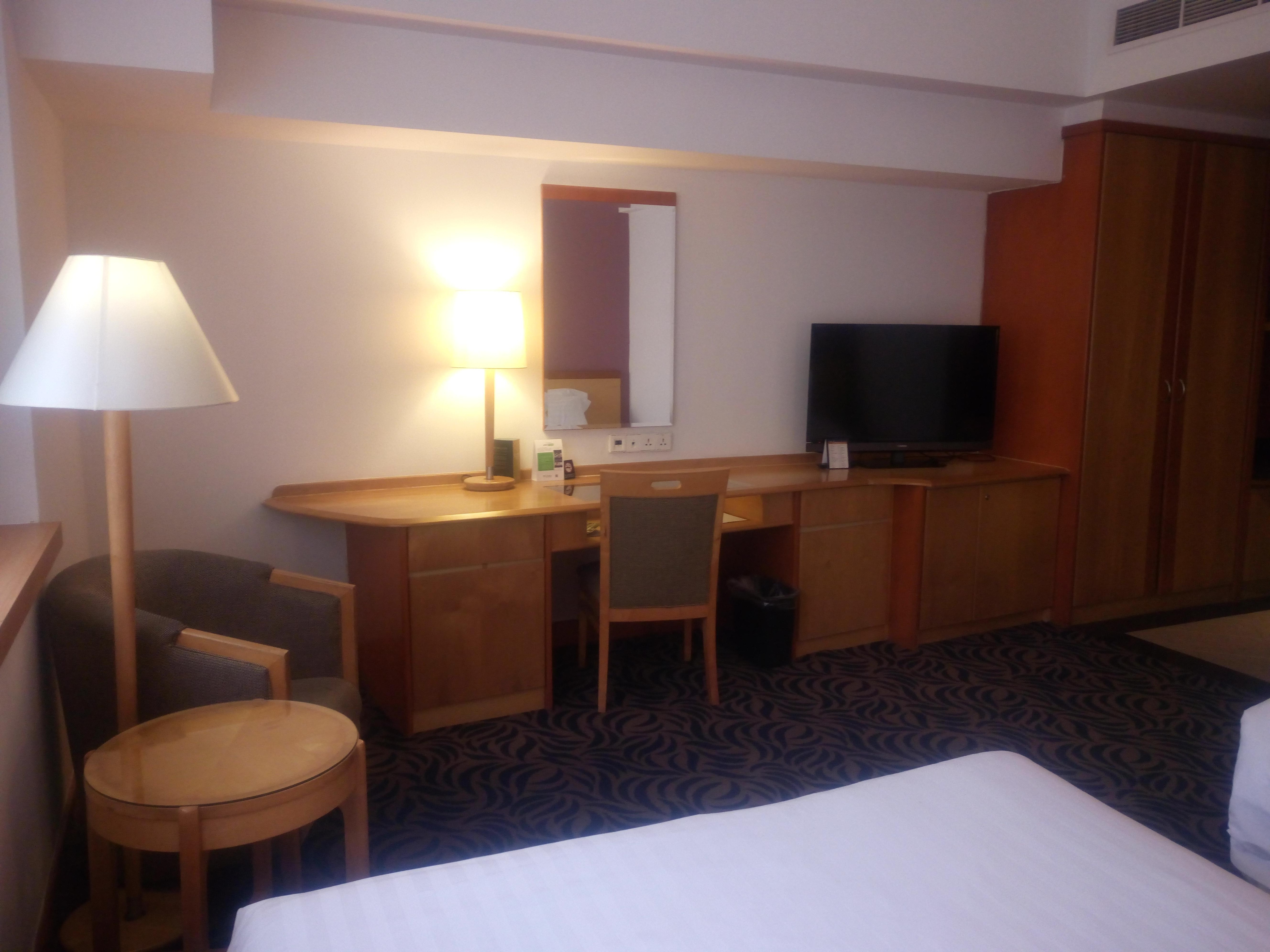 Guest room triple