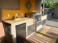 Fabulous outdoor kitchen!