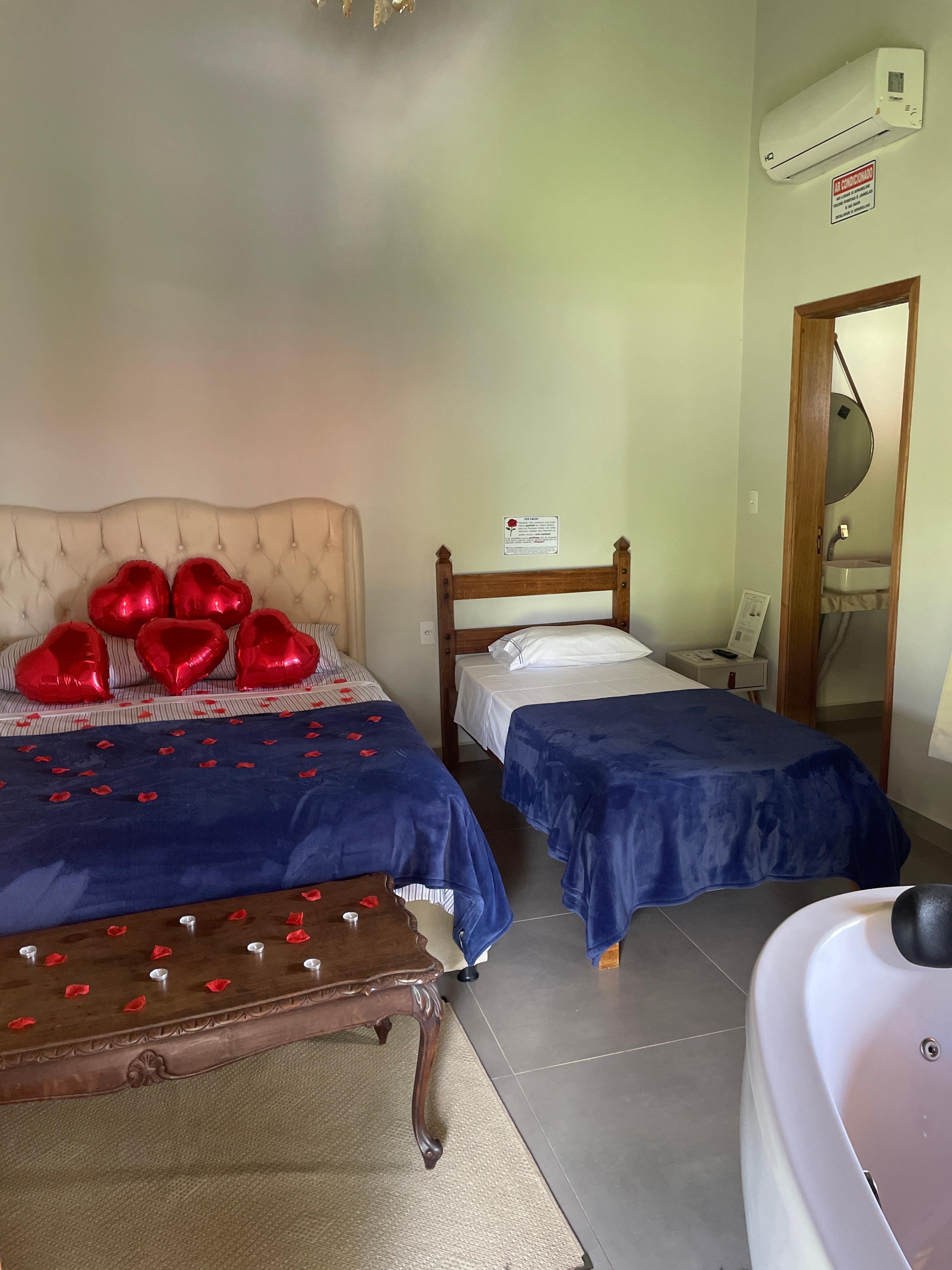 Pedi uma surpresinha pra nós por um valor bem em conta extra decoraram pra gente! Amamos!