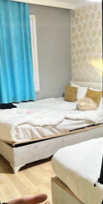 The bed is broken, the sheets were dirty and definitely nothing like what is shown in picture and what we booked