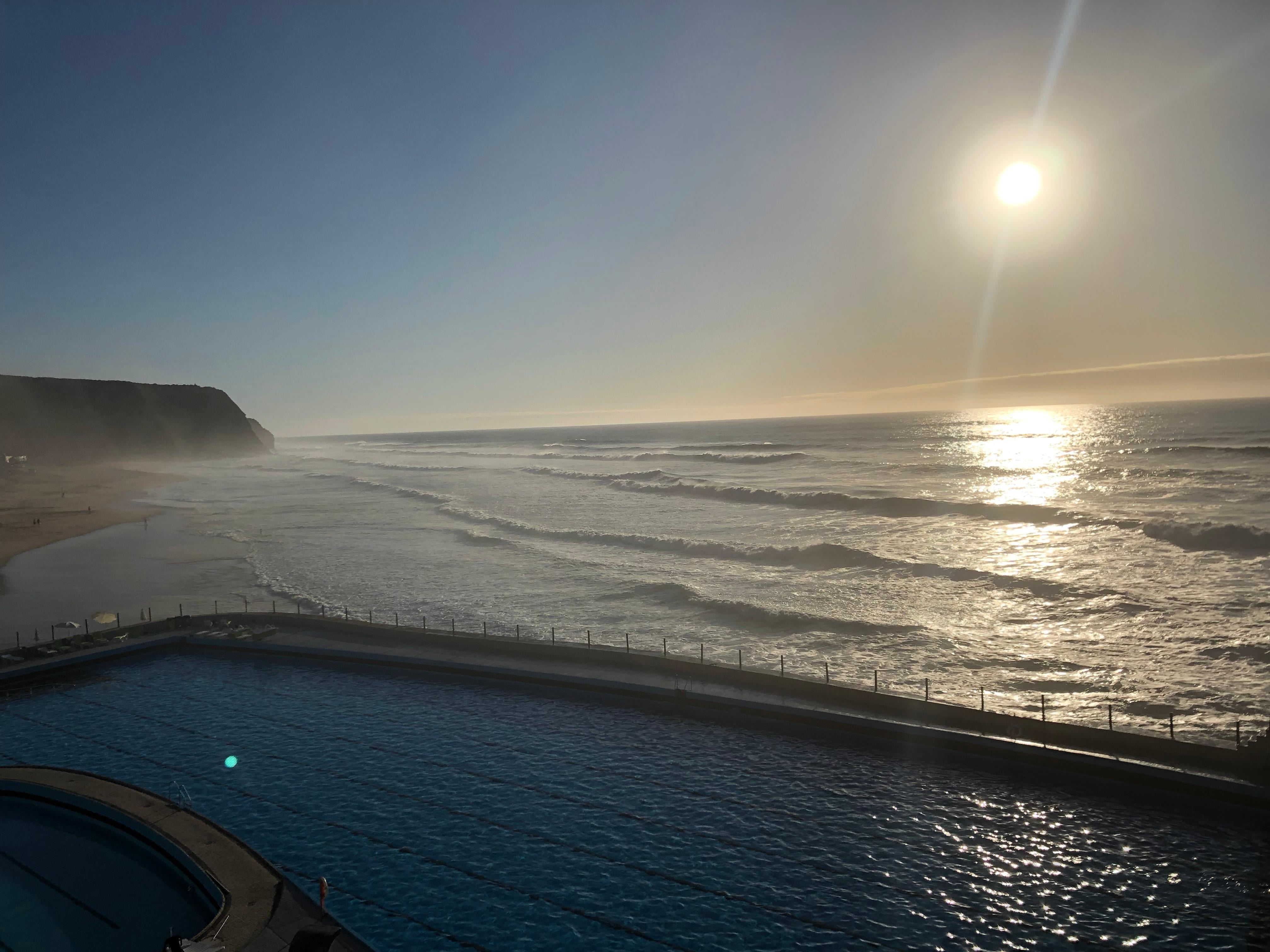 Piscina al tramonto