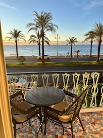 Beautiful place to have coffee early morning!