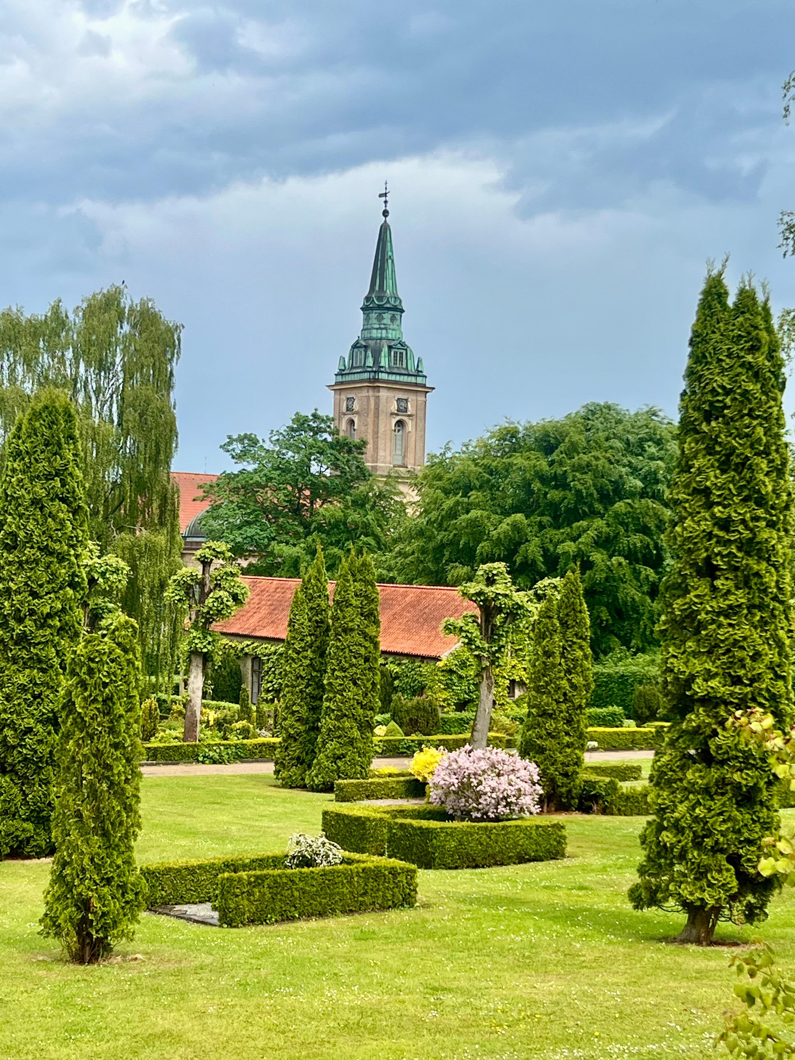 Stunningly beautiful graveyard. I thought at first it was the botanical gardens. 