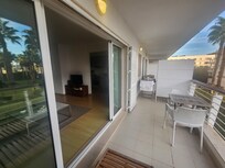 Deux tables a café chambe et salon