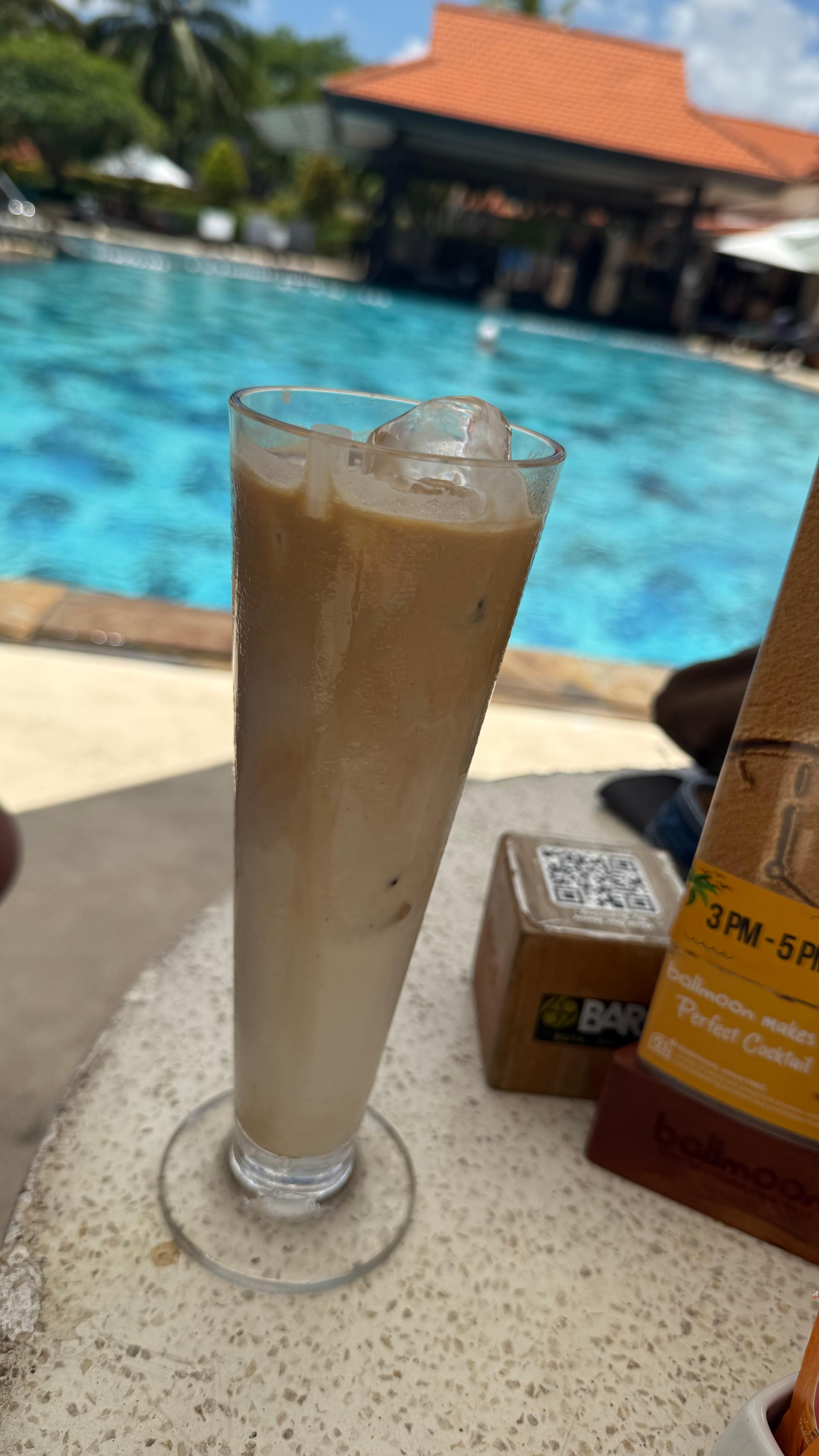 カフェラテ600円くらいしたかな？