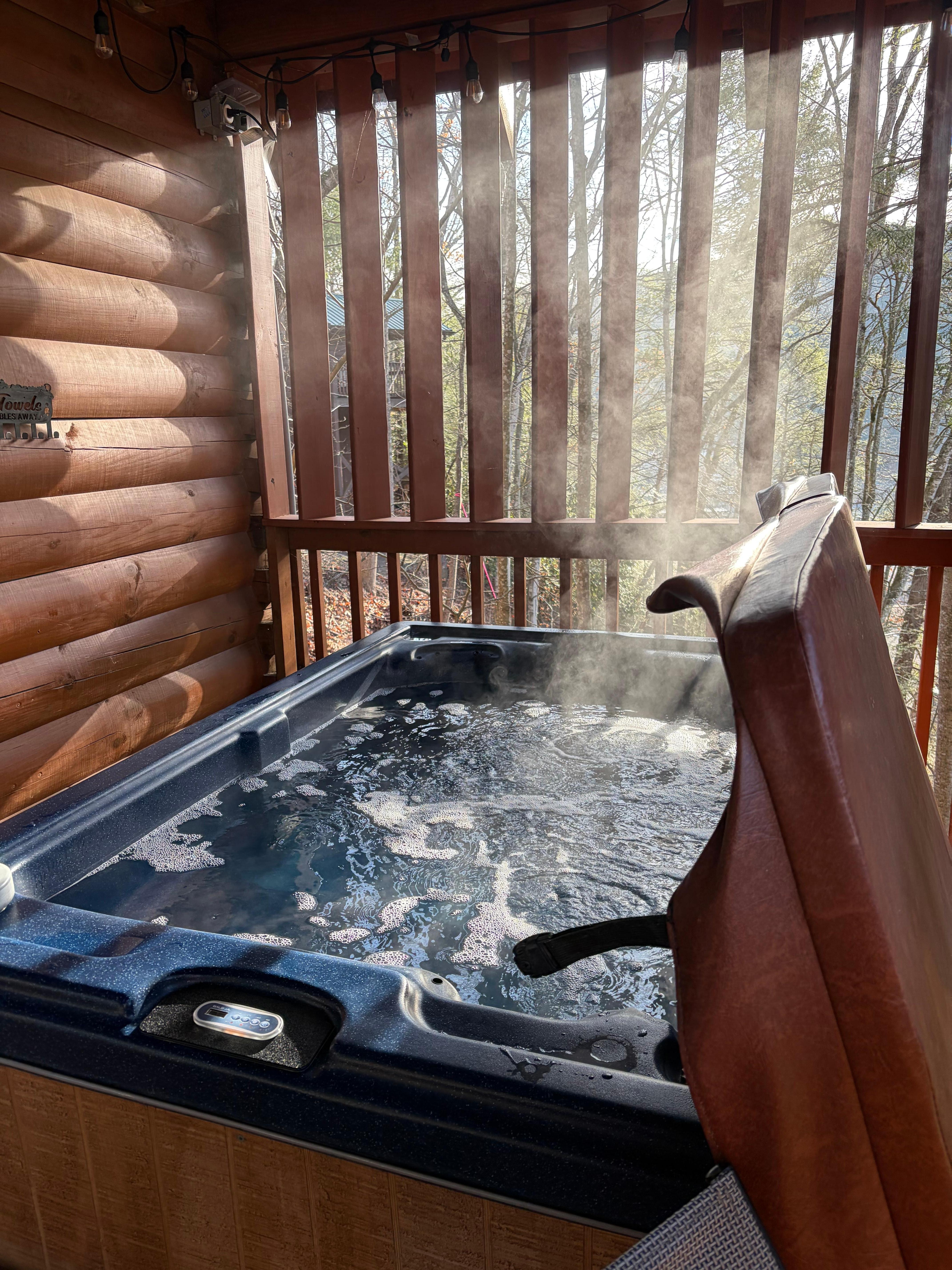Beautiful hot tub on deck 