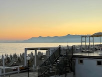 Fantastiska kvällar med utsikt över havet.