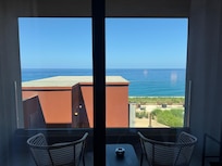 Advertised ‘Sea View’ blocked by a concrete building