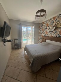 Main double bedroom