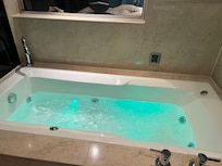 ジャグジーの広いお風呂