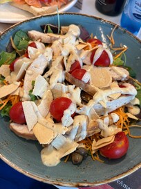 Lunch bij zwembad