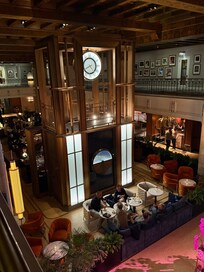Lobby bar