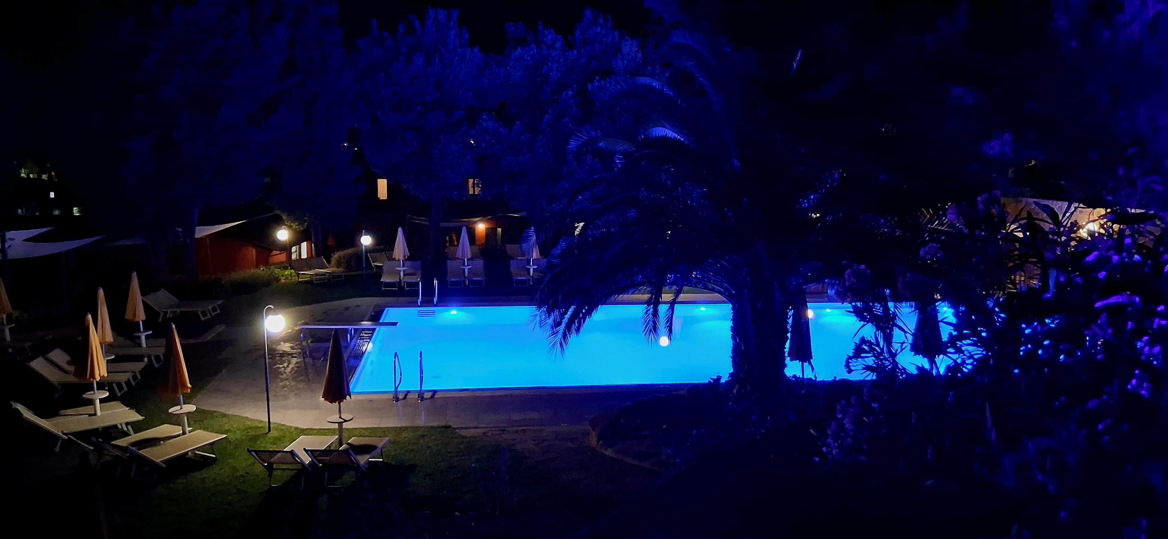 Piscina di sera