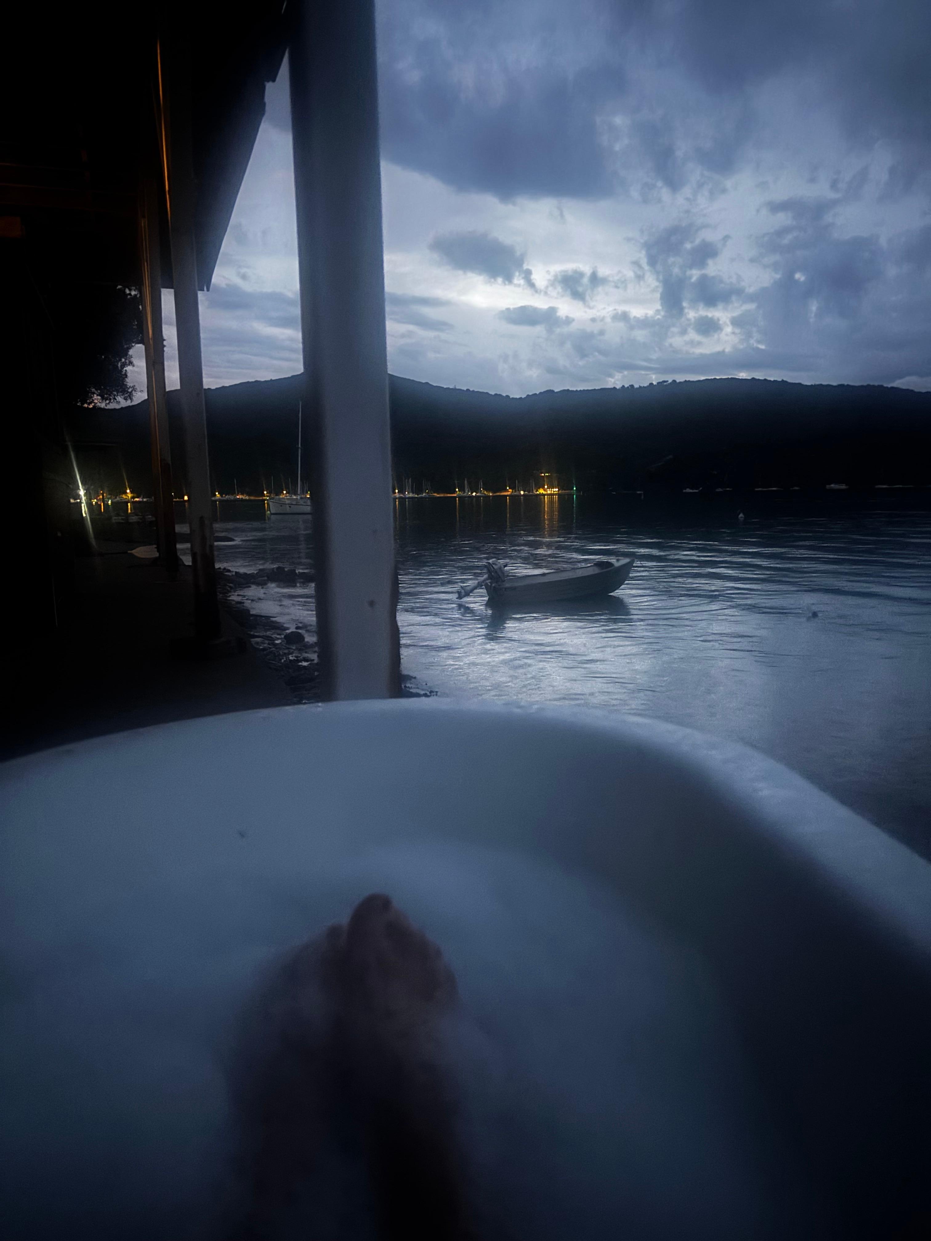 Outdoor bathtub was just amazing 