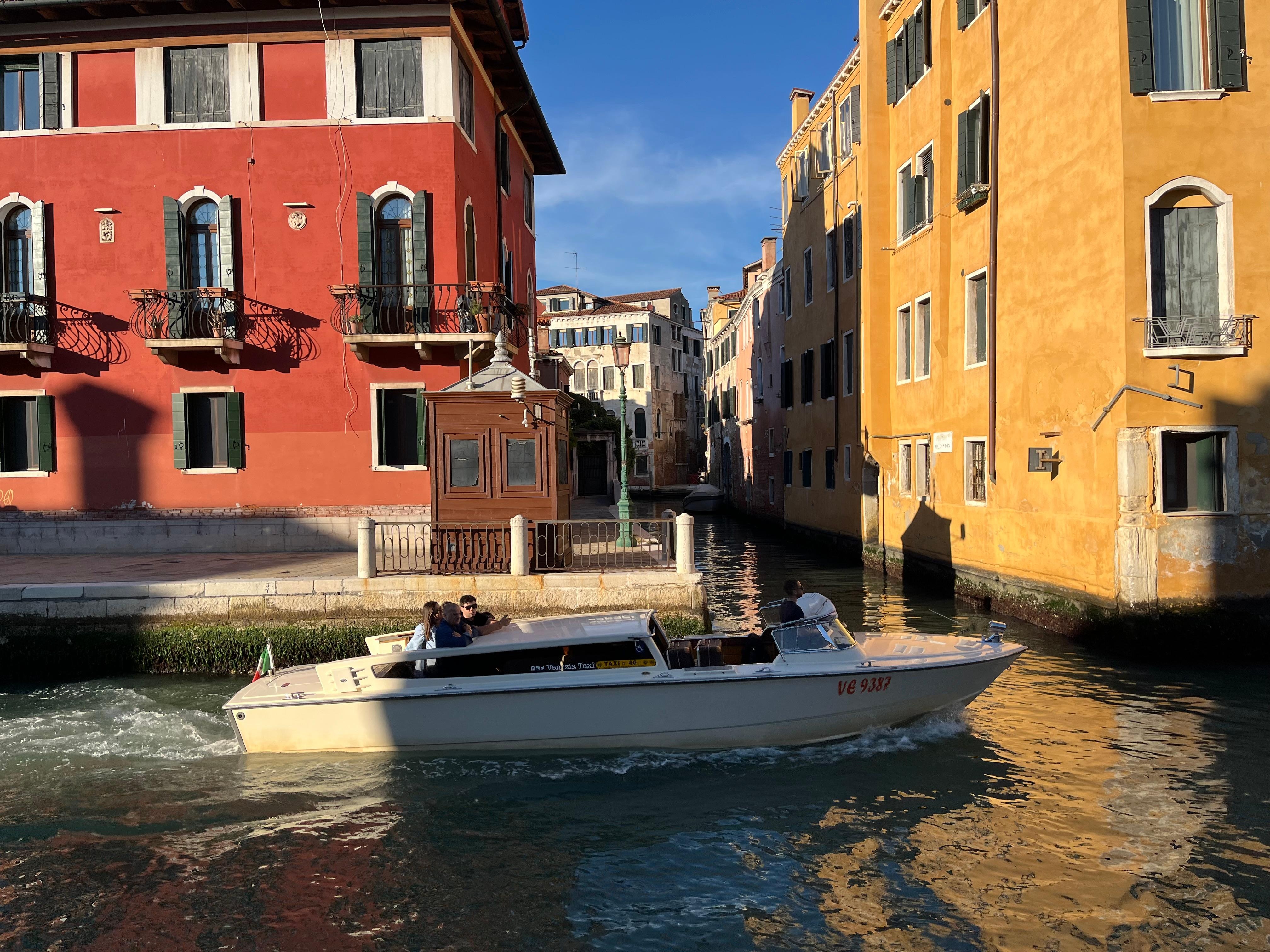 Lo Studio neighborhood 