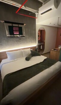 7th floor room at Hunters