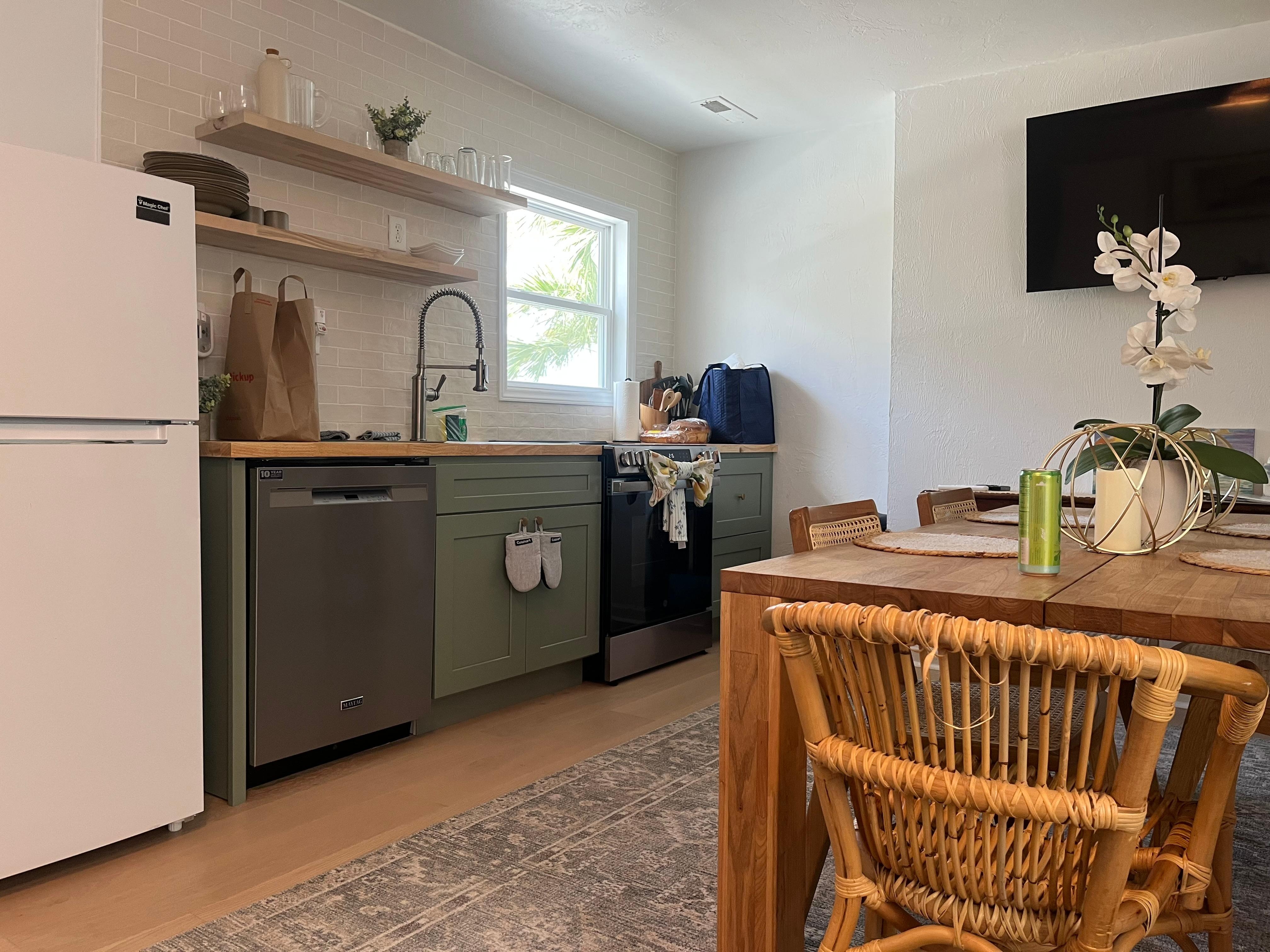 Kitchen and living room in main room