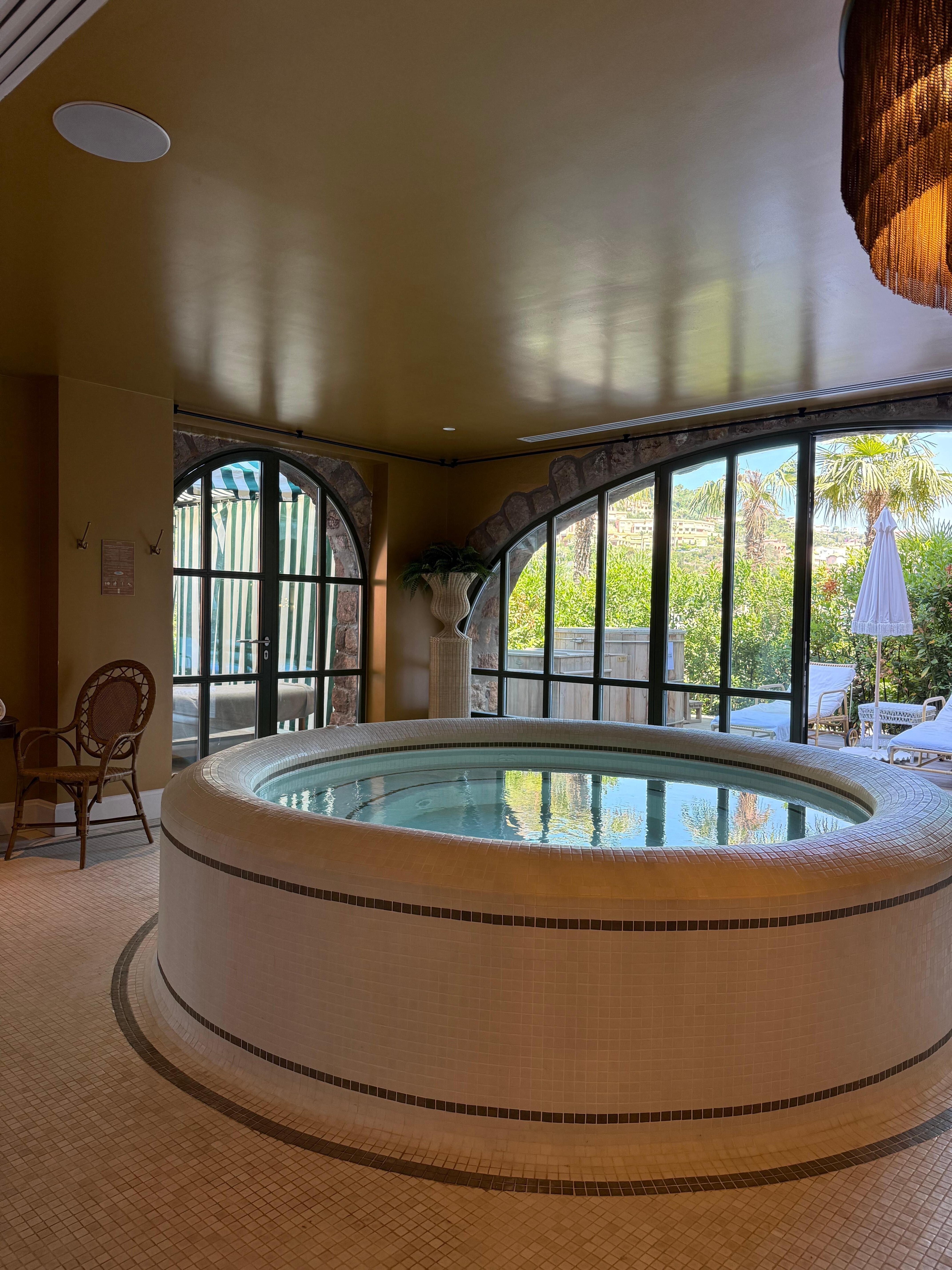 spa - hot tub 