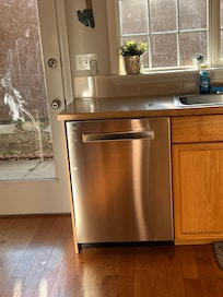 Window dirty and so was the outside of dishwasher