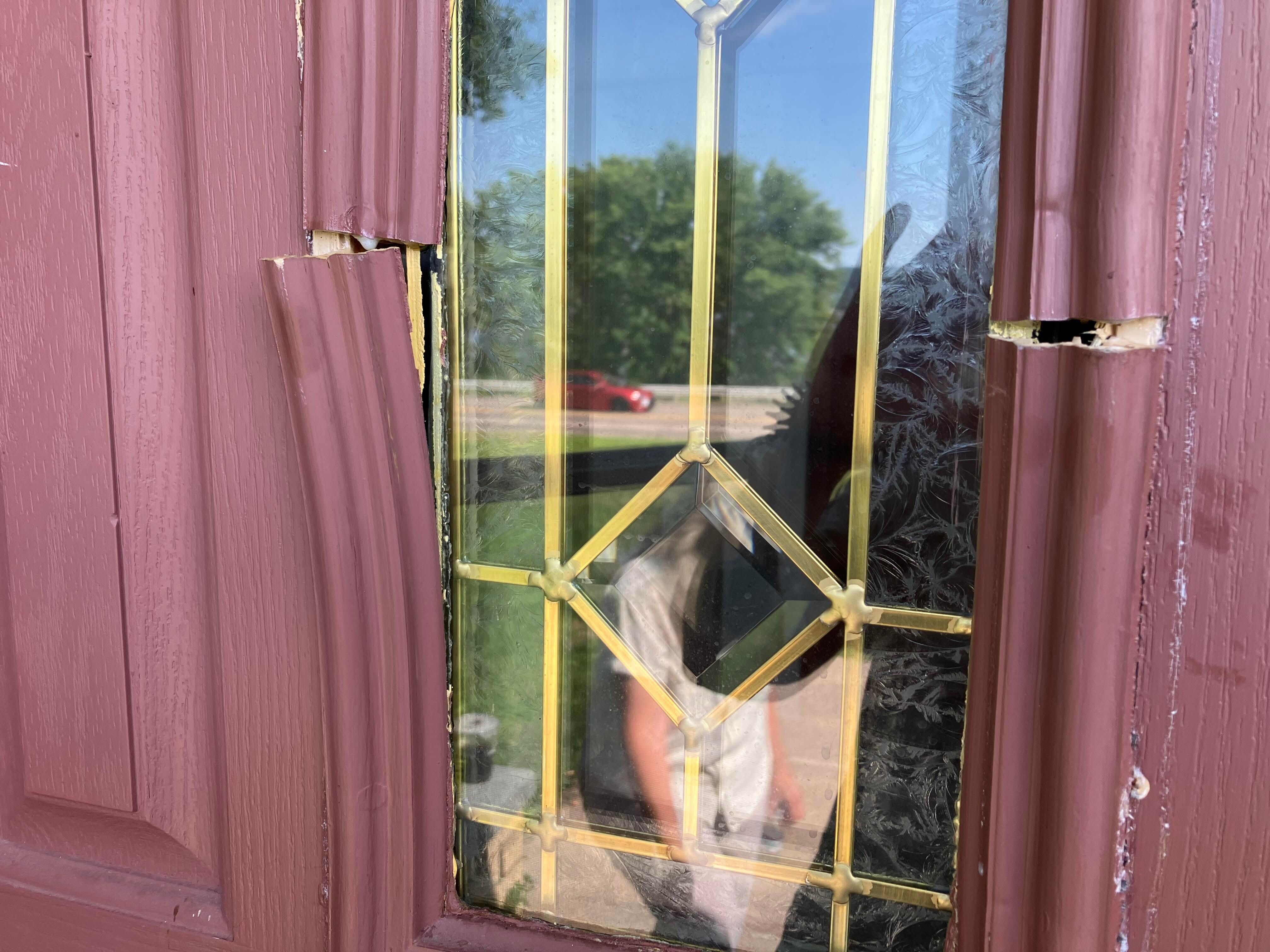 front door at Caitlyn's - not a welcoming sight!