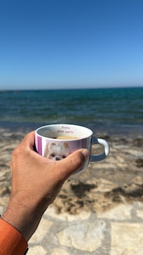 Morgens den ersten Kaffee am Wasser