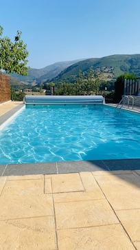 Superbe piscine vue incroyable ❤️