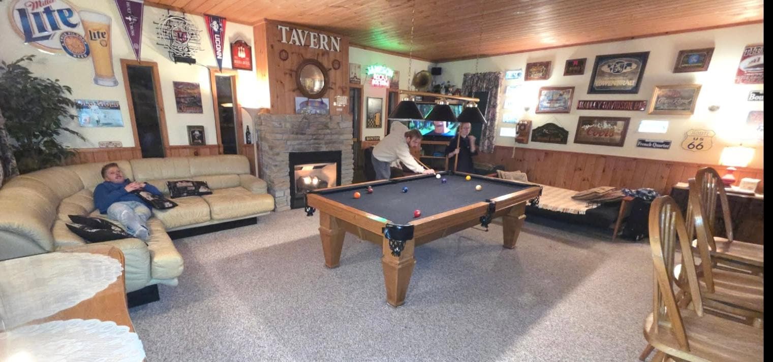 Plenty of room to kick back after visiting the mountains. 