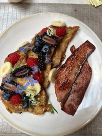 Delicious full course breakfast included