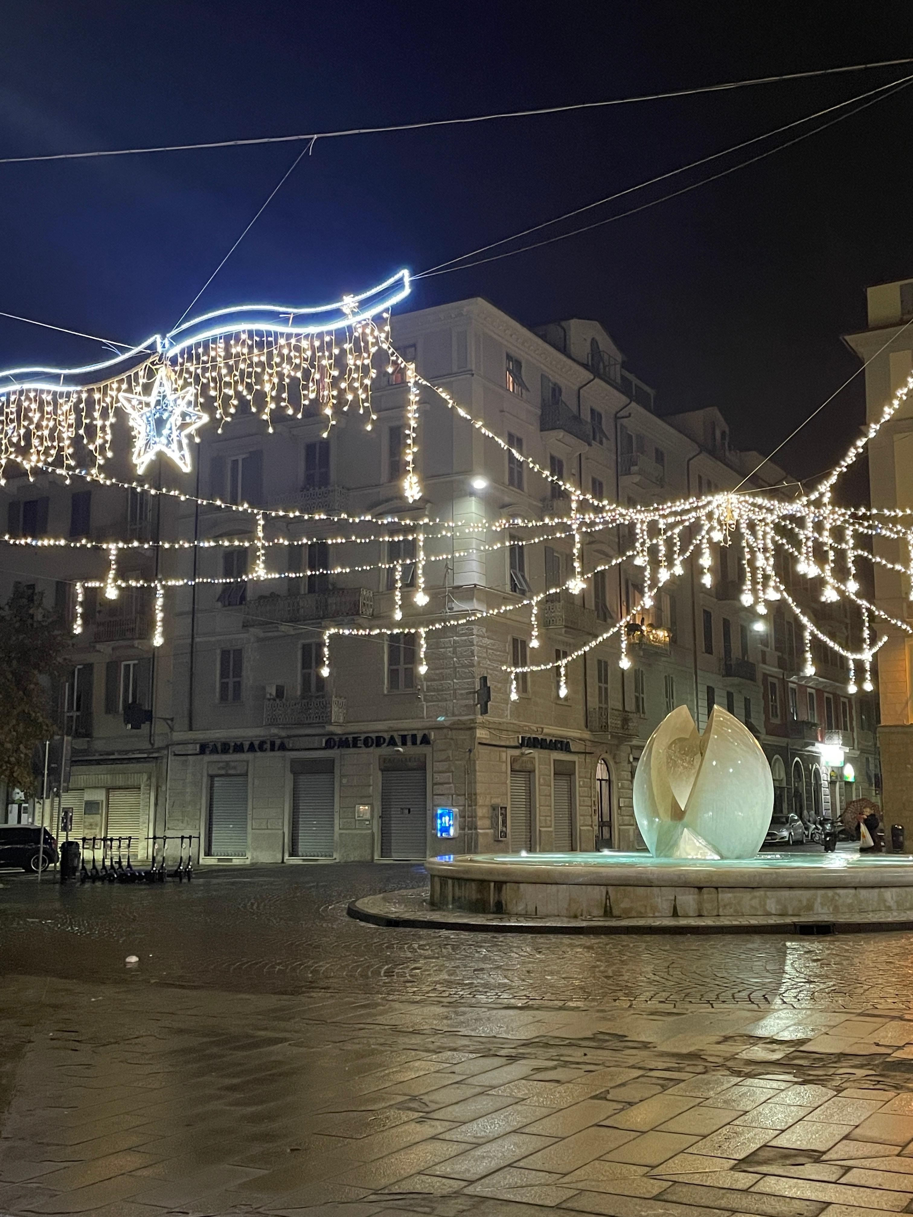 Gateway to shopping and restaurants just steps away from the hotel.