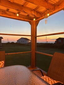 Screened-in veranda