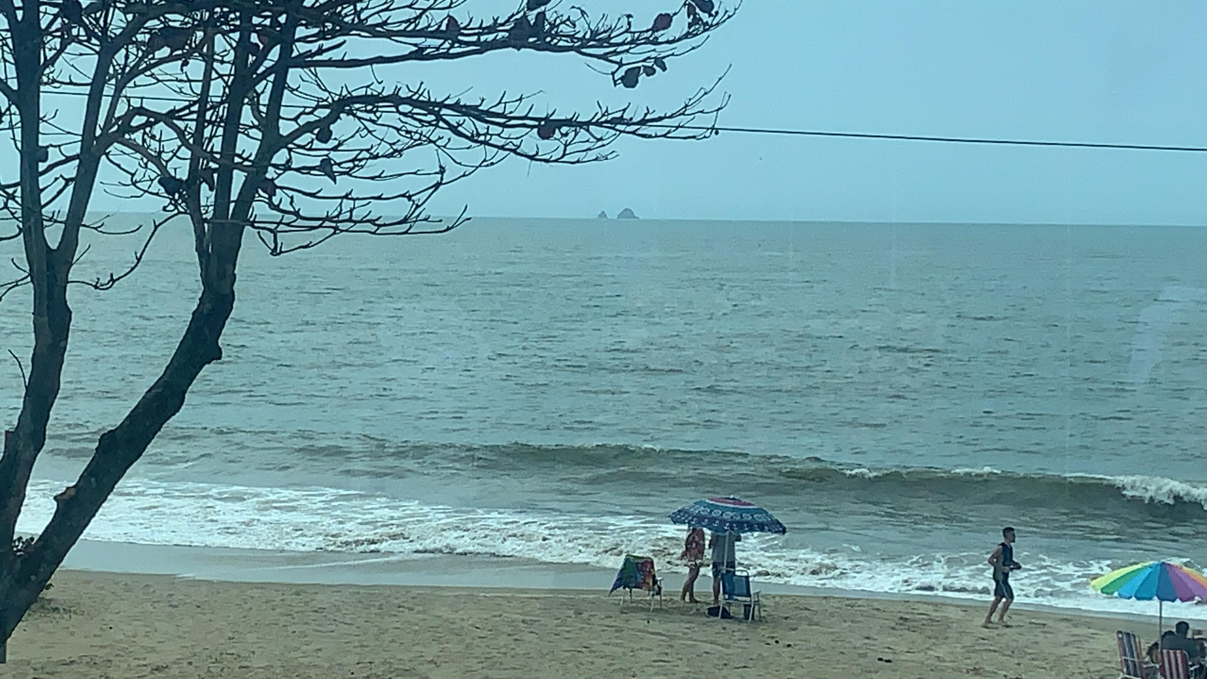 Vista da piscina para a praia!