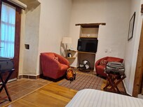 Jaguar room sitting area