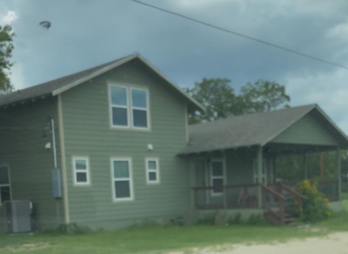 Front of the cottage. 