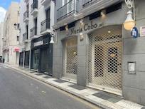 An entire alley of really cute shops - all closed, at all hours of the day, throughout several days!!!