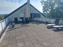 Terrasse auf dem Anbau