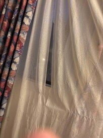 Gescheurde gordijnen