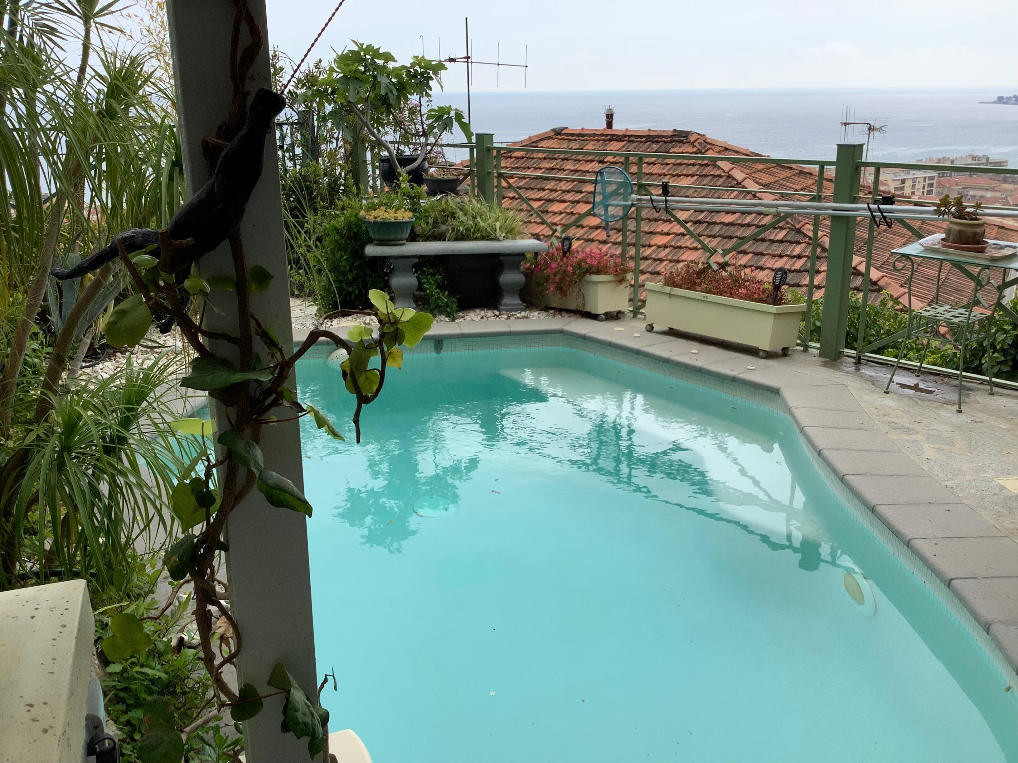 Jacuzzi pool