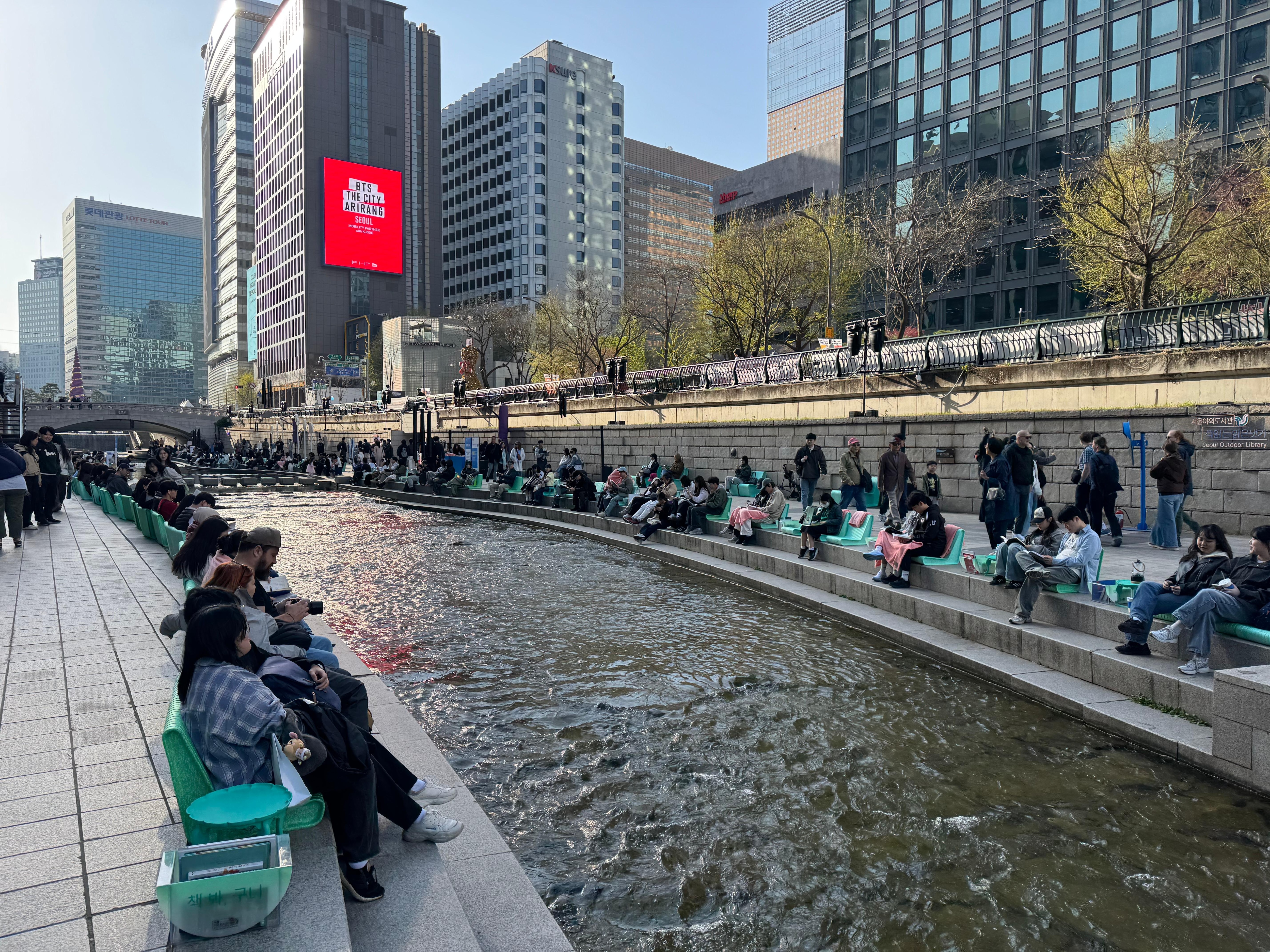 River walk about 1 block from the hotel.