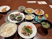 朝食
可愛い小皿盛ってあるので取りやすく食べやすいです。