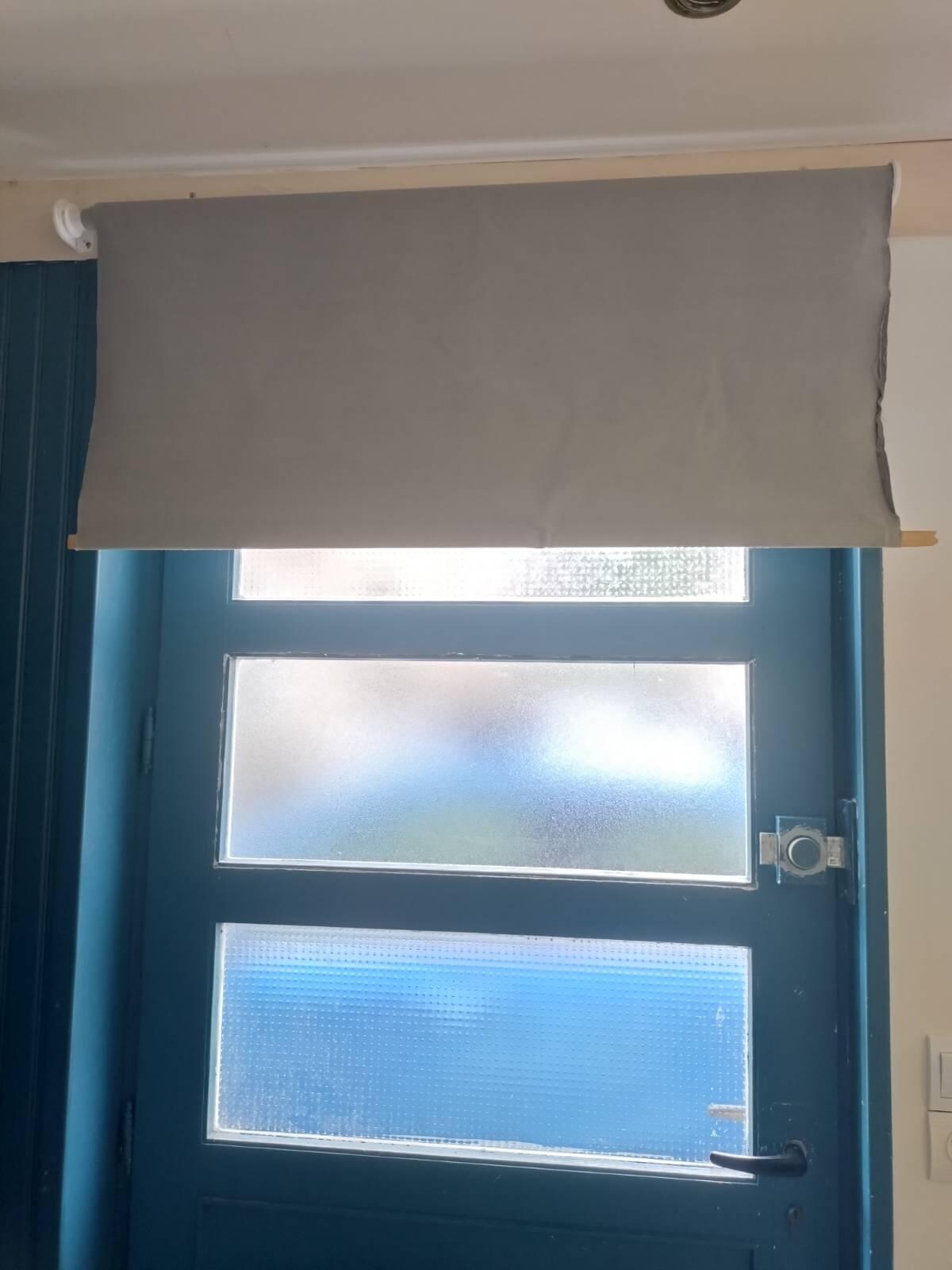 broken blinds entrance door