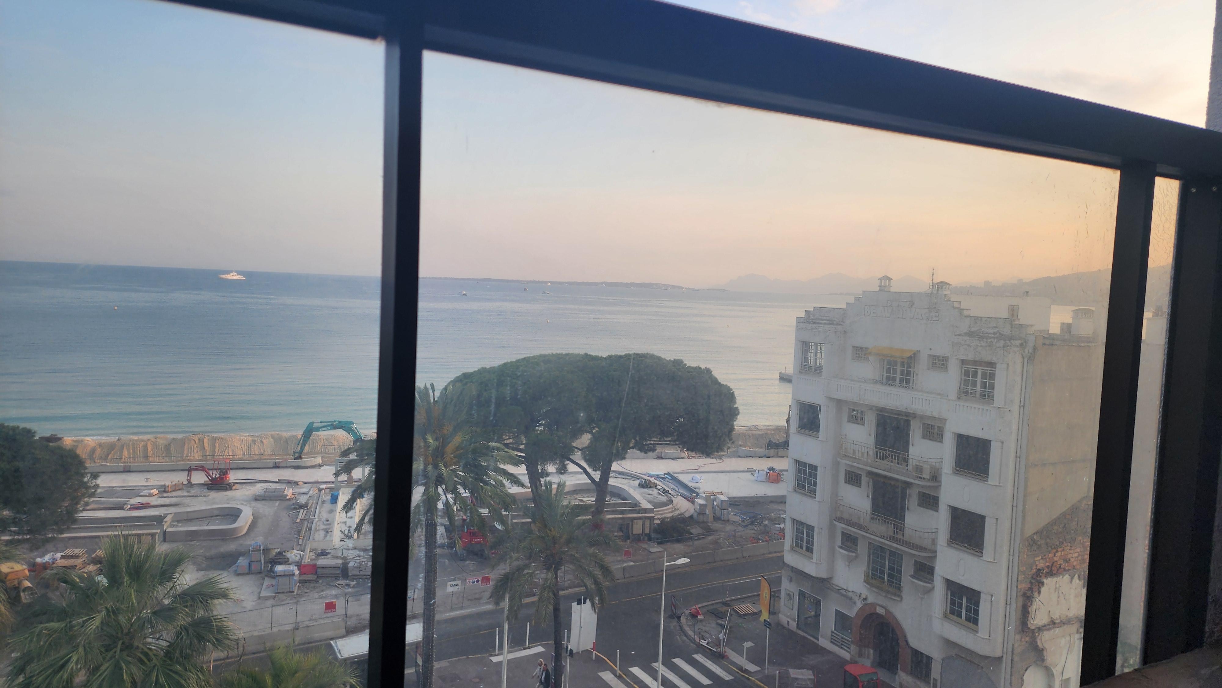 Sunset super nice, even though the sun is off to the right.