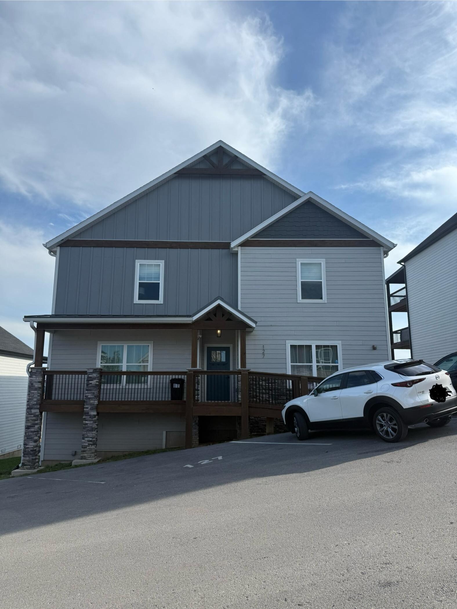 Front of house - 5 parking spaces 