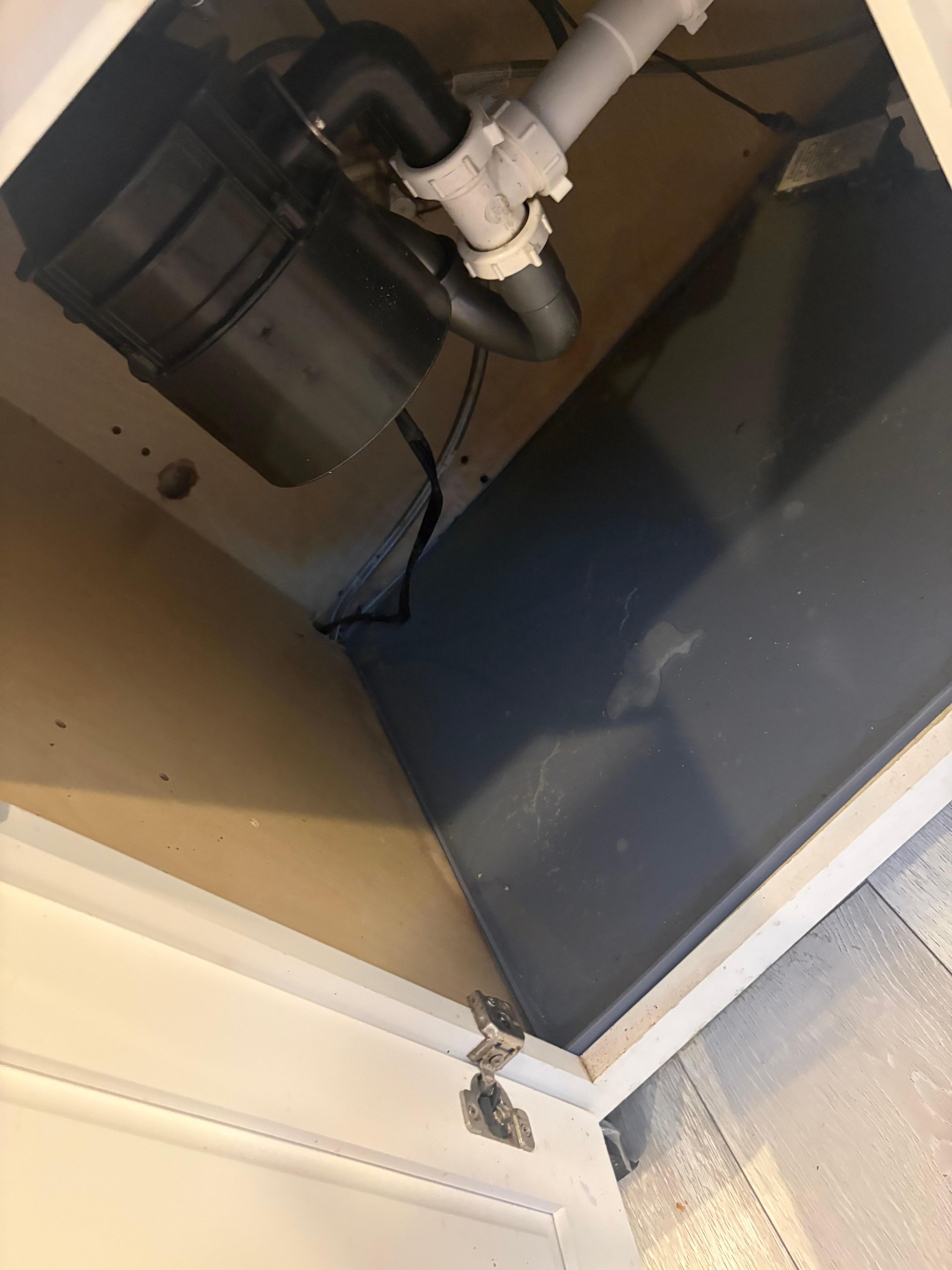 Sink leaked after washing dishes 