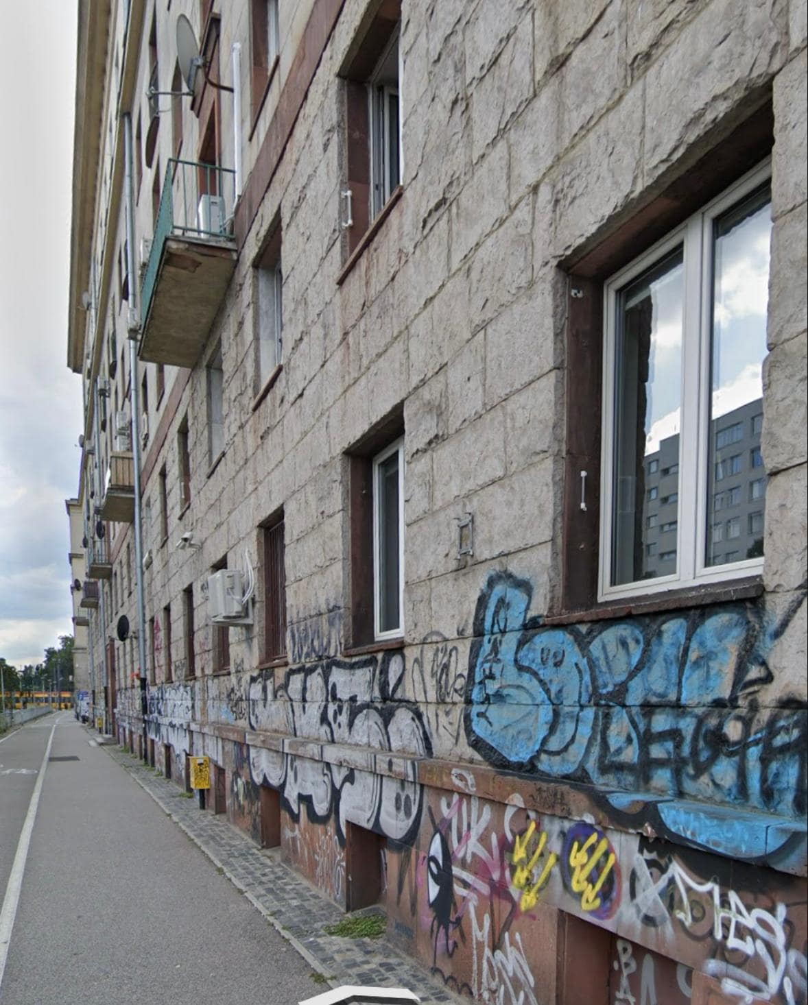 this is the backside of the property that faces the freeway.  Our apartment was on the backside and our windows opened to the roadway.