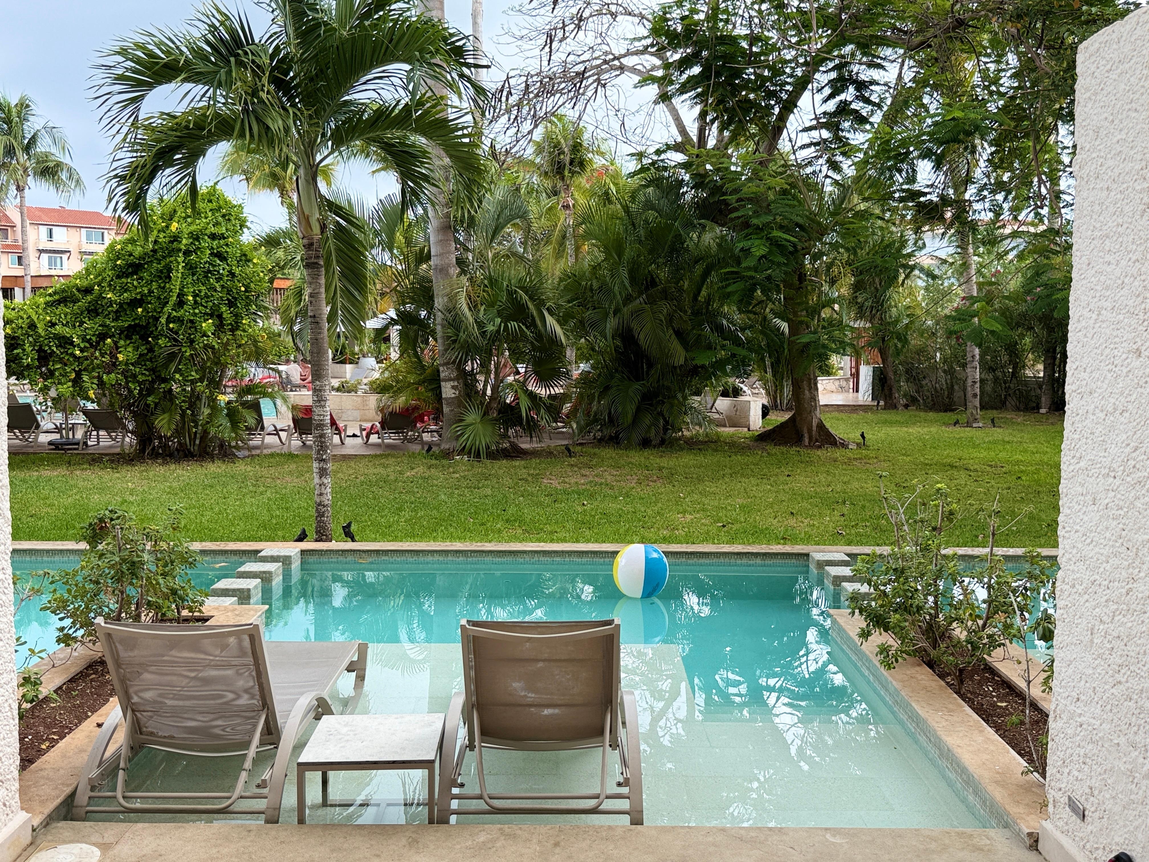 Swim up room