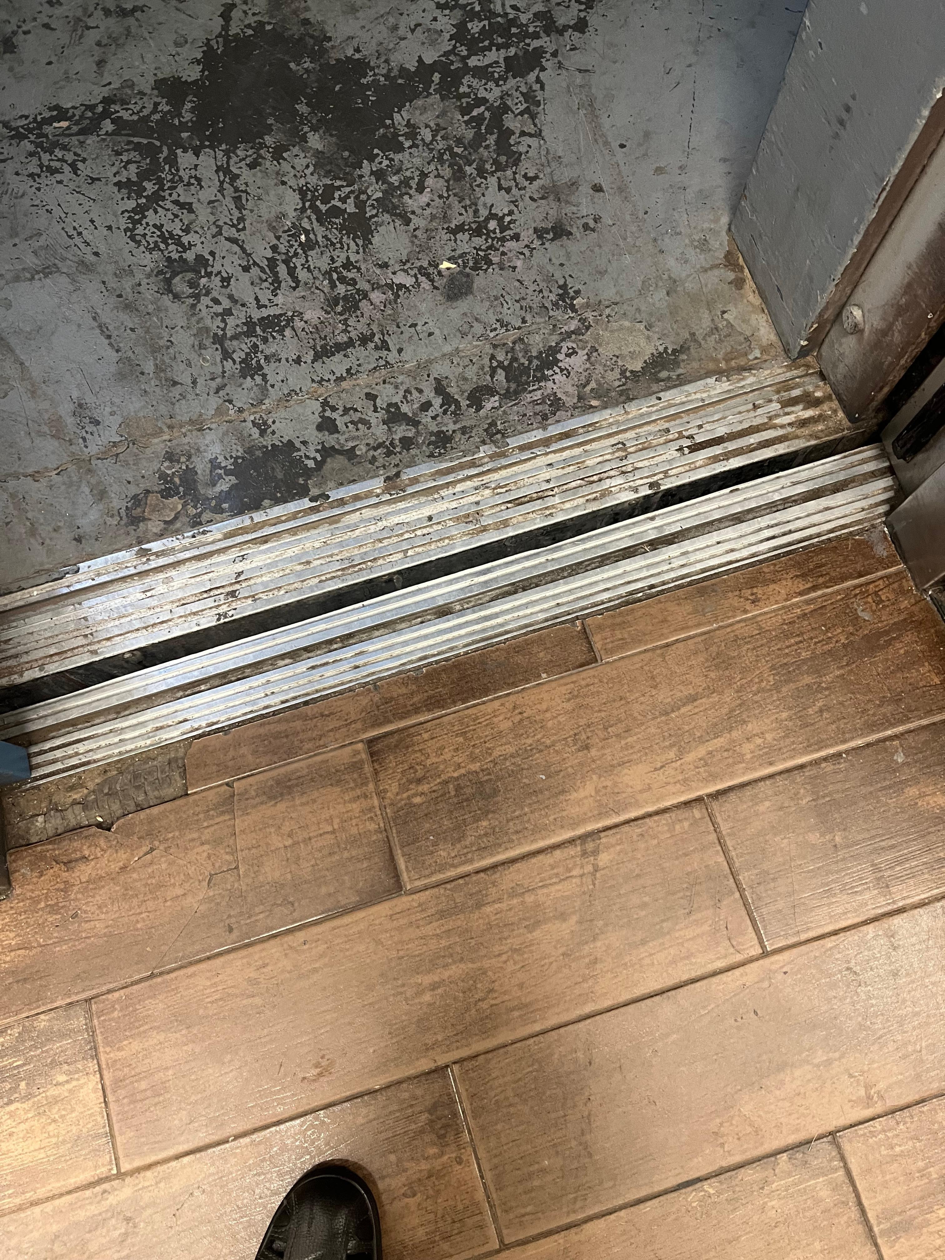 piso de entrada elevador