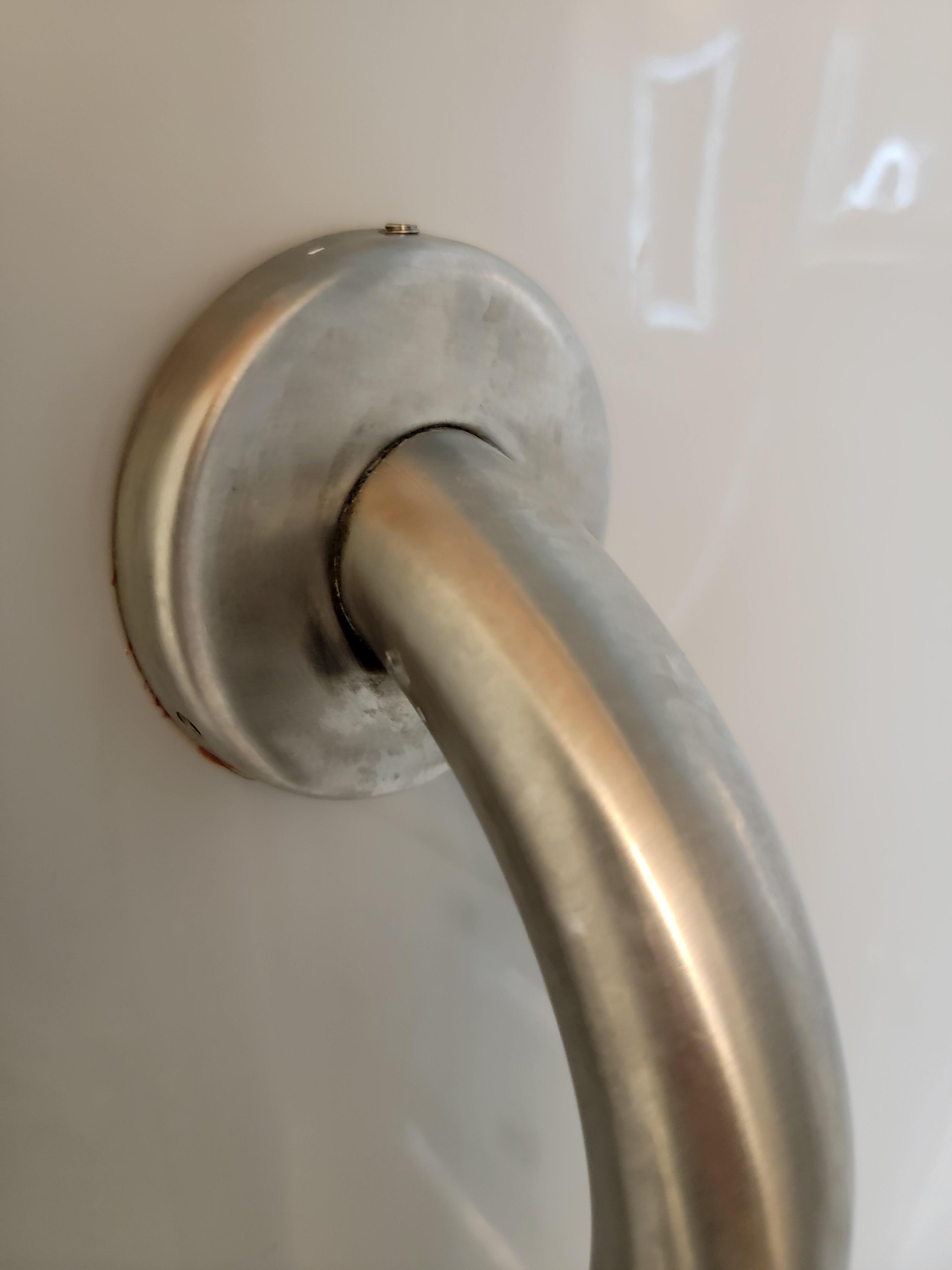 The dirty finger prints on the handle.